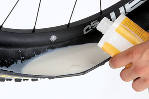 TUBELESS SEALANT